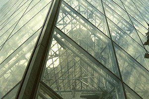 pari4 - Kim tự tháp kính Paris