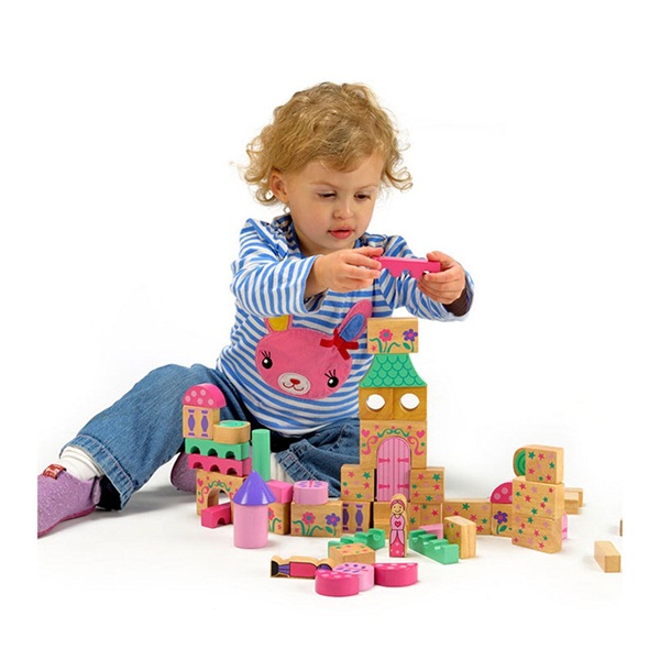 Việc phân loại đồ chơi một cách khoa học giúp bé chơi có hiệu quả hơn