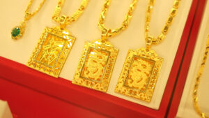 Giá Vàng Thế Giới Ngày 24/7: Lao Dốc Mạnh Sau Khi Chạm Mốc Cao Nhất 5 Tuần
