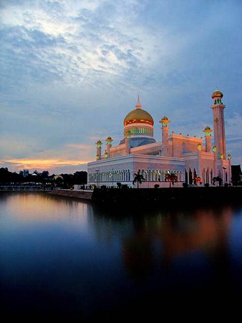 omaralisaifuddin3 - Đền thờ Omar Ali Saifuddin lung linh nét huyền thoại Brunei