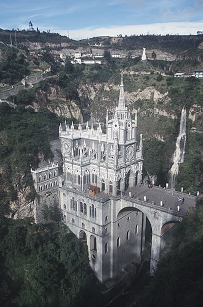 laslajas4 - Las Lajas – Nhà thờ đẹp và bí ẩn nhất thế giới