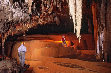 hangdong22 - Những hang động đẹp nhất thế giới
