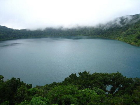 nuilua10 - 10 hồ nước miệng núi lửa đẹp nhất trên thế giới