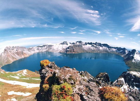 nuilua3 - 10 hồ nước miệng núi lửa đẹp nhất trên thế giới