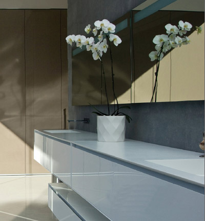 nha tam5 - Nhà tắm hoàn toàn bằng kính