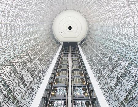 Những thang máy ấn tượng nhất thế giới