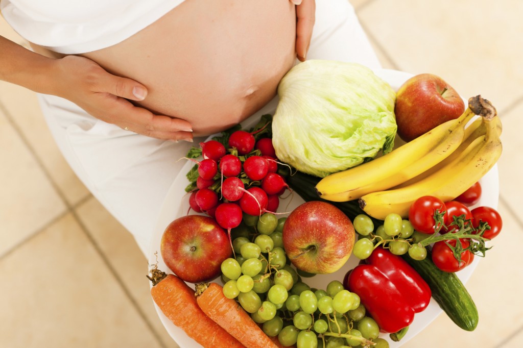 Rau quả cung cấp các dưỡng chất cần thiết cho mẹ và thai nhi
