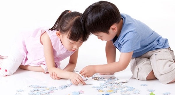 Đồ chơi ghép hình giúp bé tăng cường trí nhớ, sự tập trung và kiên nhẫn