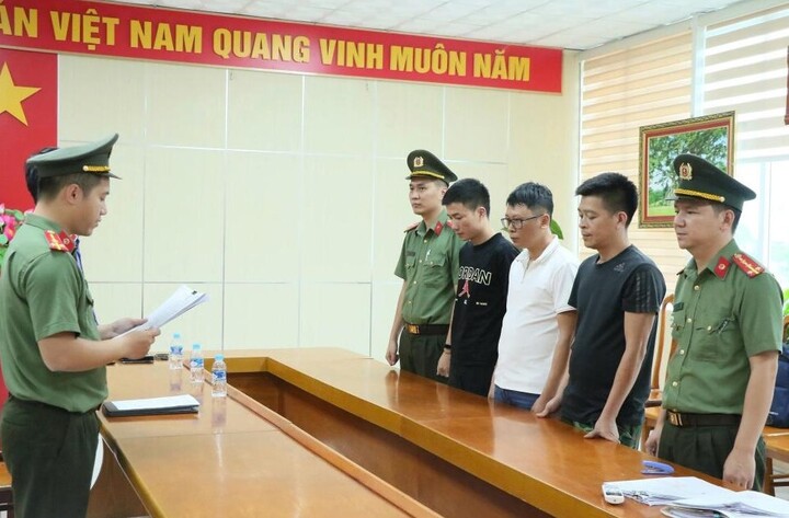 Triệt phá đường dây chế tạo, mua bán vũ khí quân dụng liên tỉnh quy mô lớn