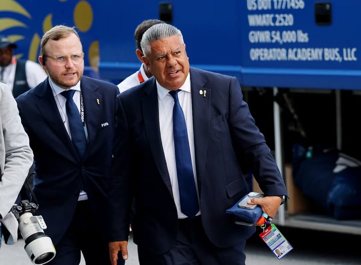 LĐBĐ Argentina bác tin chủ tịch Claudio Tapia bị bắt ở sân bay Mỹ