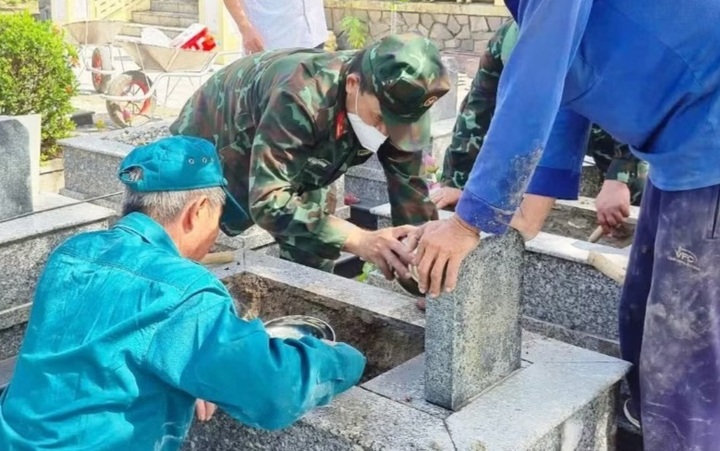 Khai quật mộ liệt sĩ ở Huế, phát hiện bút khắc tên ‘Nguyễn Duy Năm’